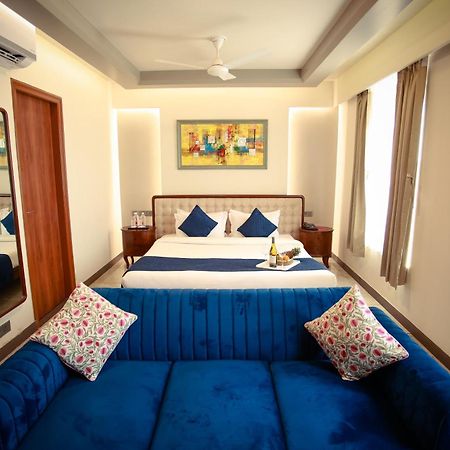 Clarks Inn Suites Jaipur Ngoại thất bức ảnh