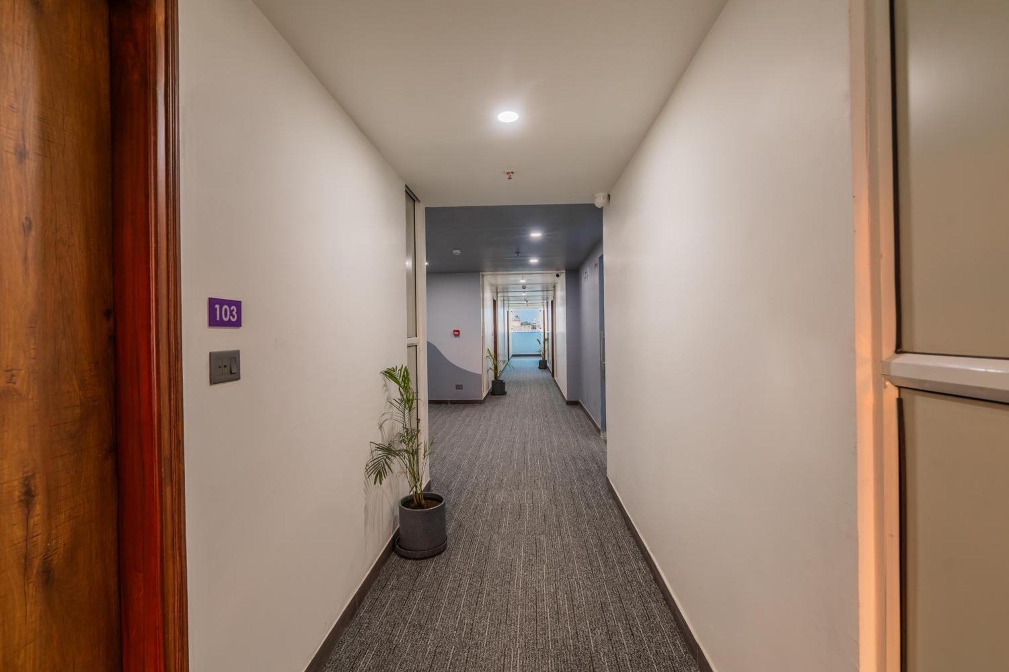 Clarks Inn Suites Jaipur Ngoại thất bức ảnh